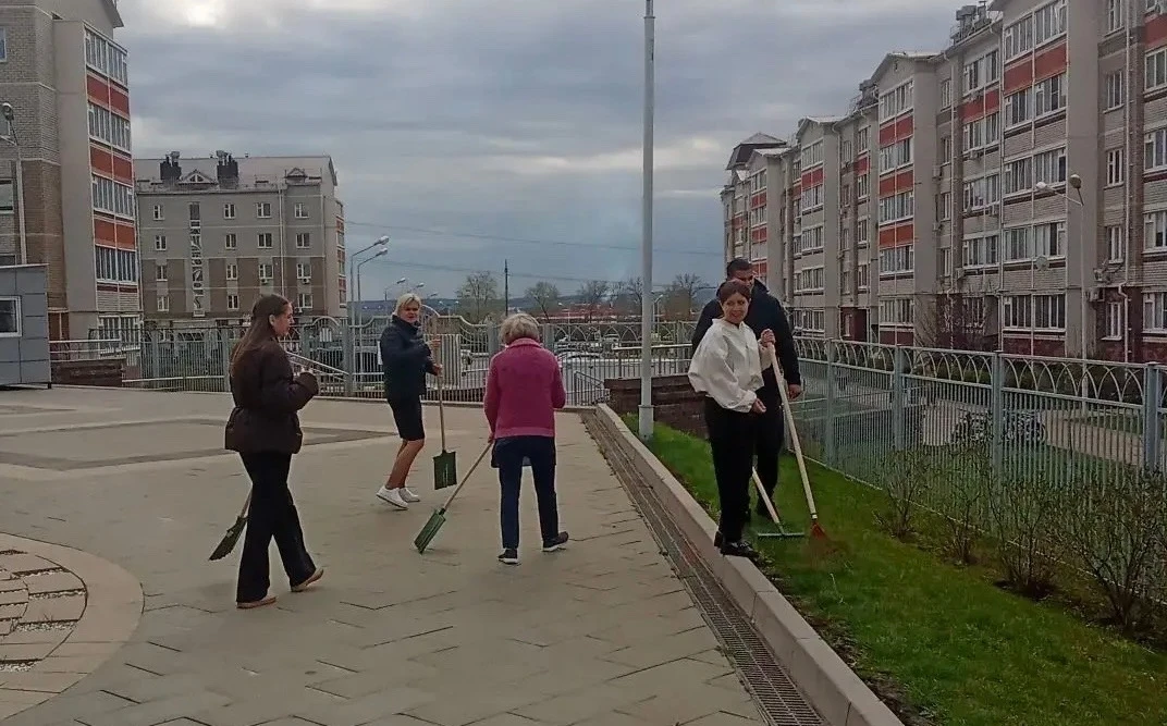 ✨ 25 апреля в нашей школе прошёл замечательный субботник! ✨  🌿 Учителя и весь технический персонал д
