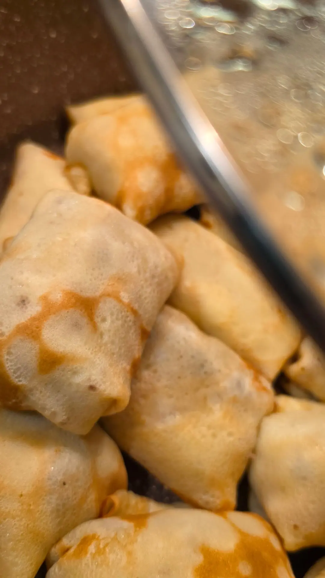 Для блинов с мясной начинкой лучше всего подходят тонкие и эластичные.