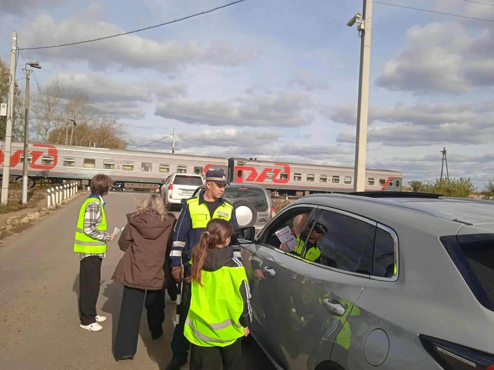 📸 В Богородицком районе прошли рейды по профилактике ДТП на железной дороге​