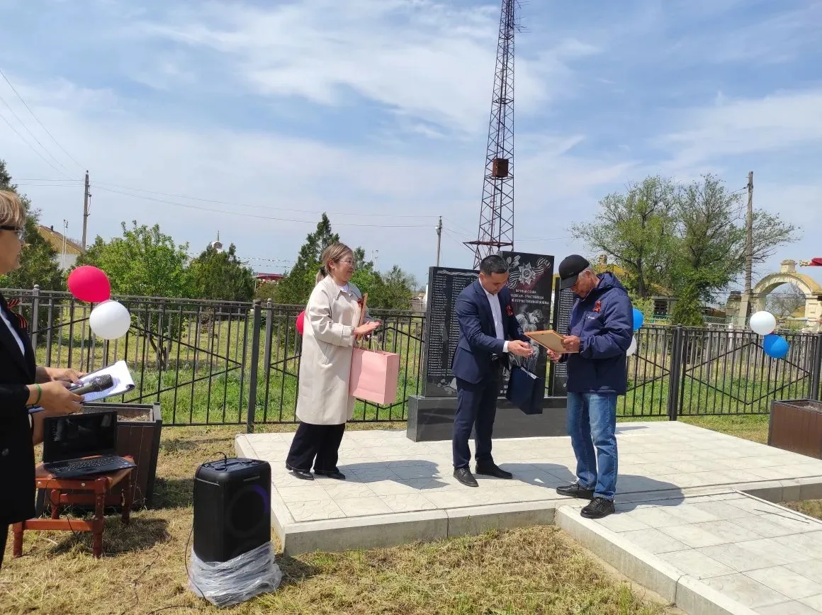 🌟В торжественной обстановке заместителем Главы Ики- Бурульского РМО РК Идатиевым Н. Б....
