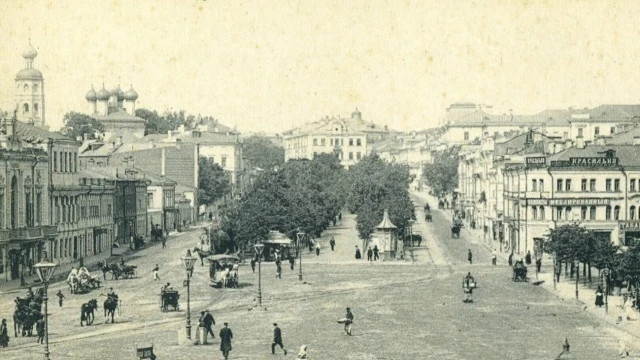 На Трубной площади открылась фотовыставка к юбилею издания книги «Москва и москвичи»