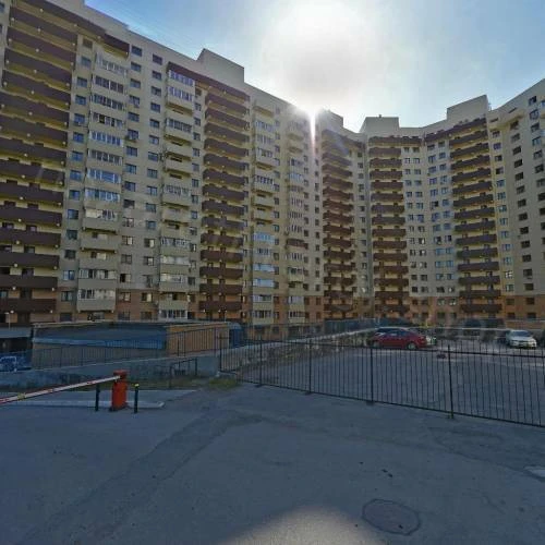 Представленный лот — просторная квартира площадью 124,7 кв.м, расположенная в центральной части Ново