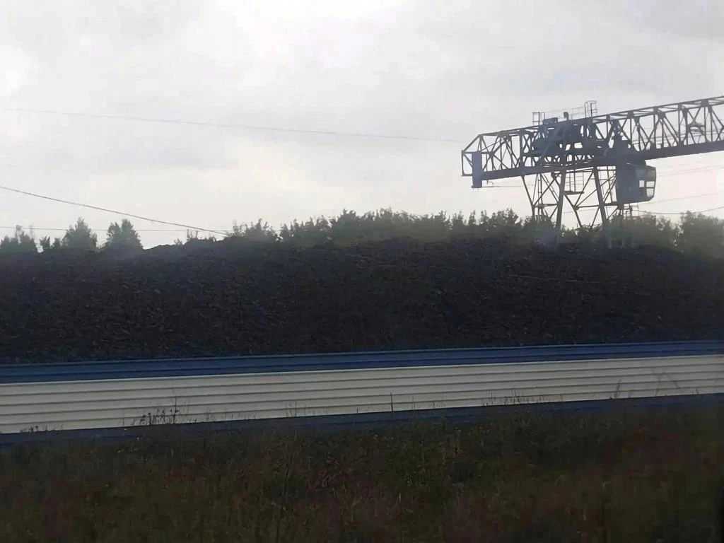 🔥 «Уголь есть, но купить его не дают»: жители Промышленной — о старте отопительного се...