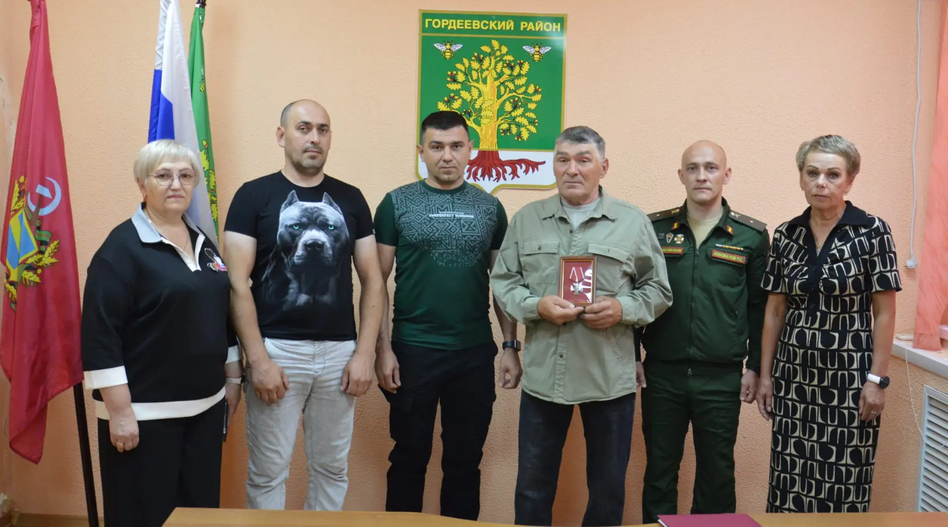 ✅В преддверии Дня России в администрации Гордеевского района прошла торжественная церем...
