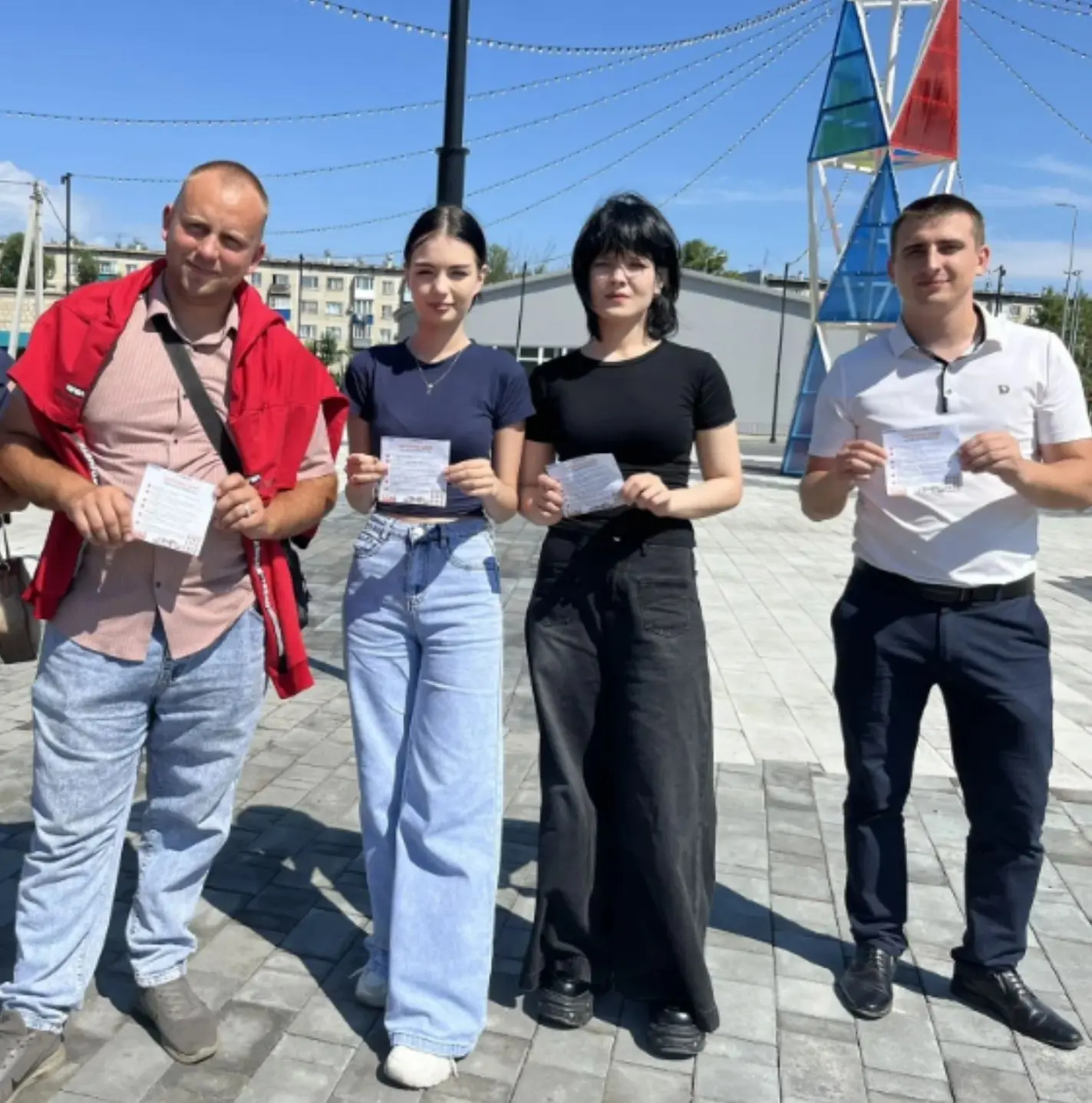 20 июля специалисты Молодёжного центра провели насыщенную акцию! 

⚠️ Начали с важного: обсудили с р