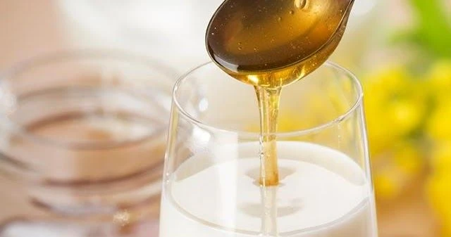 Яичная микстура от кашля.
