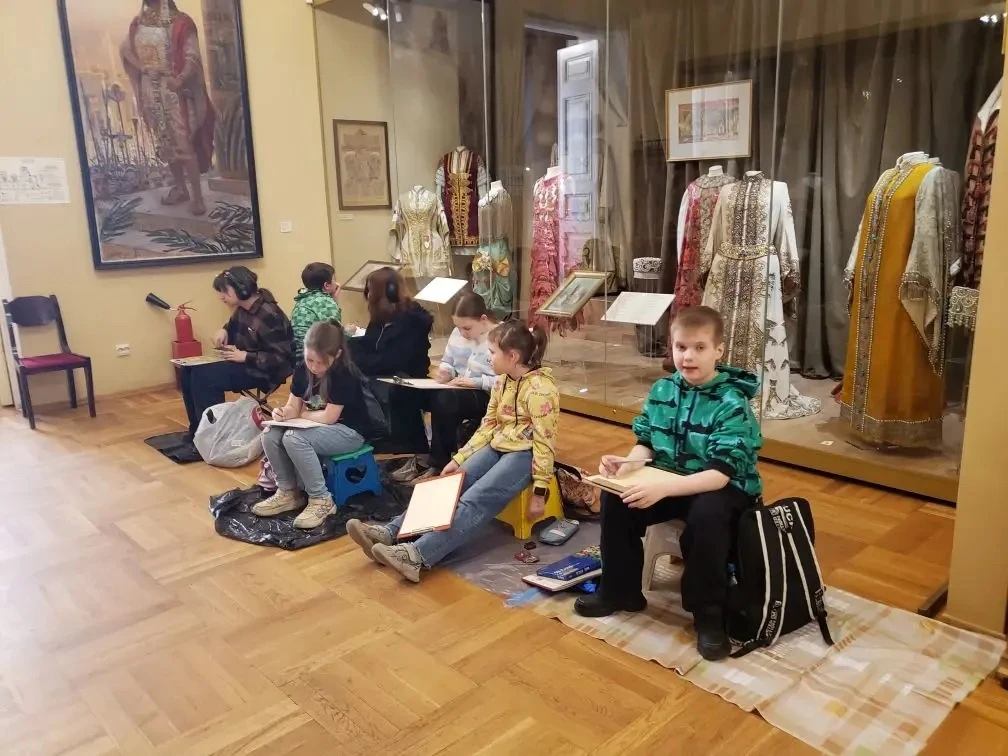 📌В рамках краткосрочной программы «Освоение городского пространства (зарисовки на пленэре) прошел пе