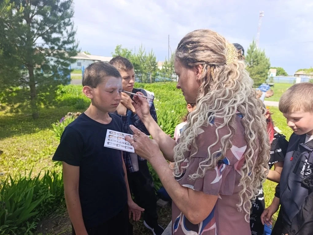 ✨Яркие моменты Дня защиты детей: как прошла акция «Краски детства» в нашей школе🥳

В честь Междунар