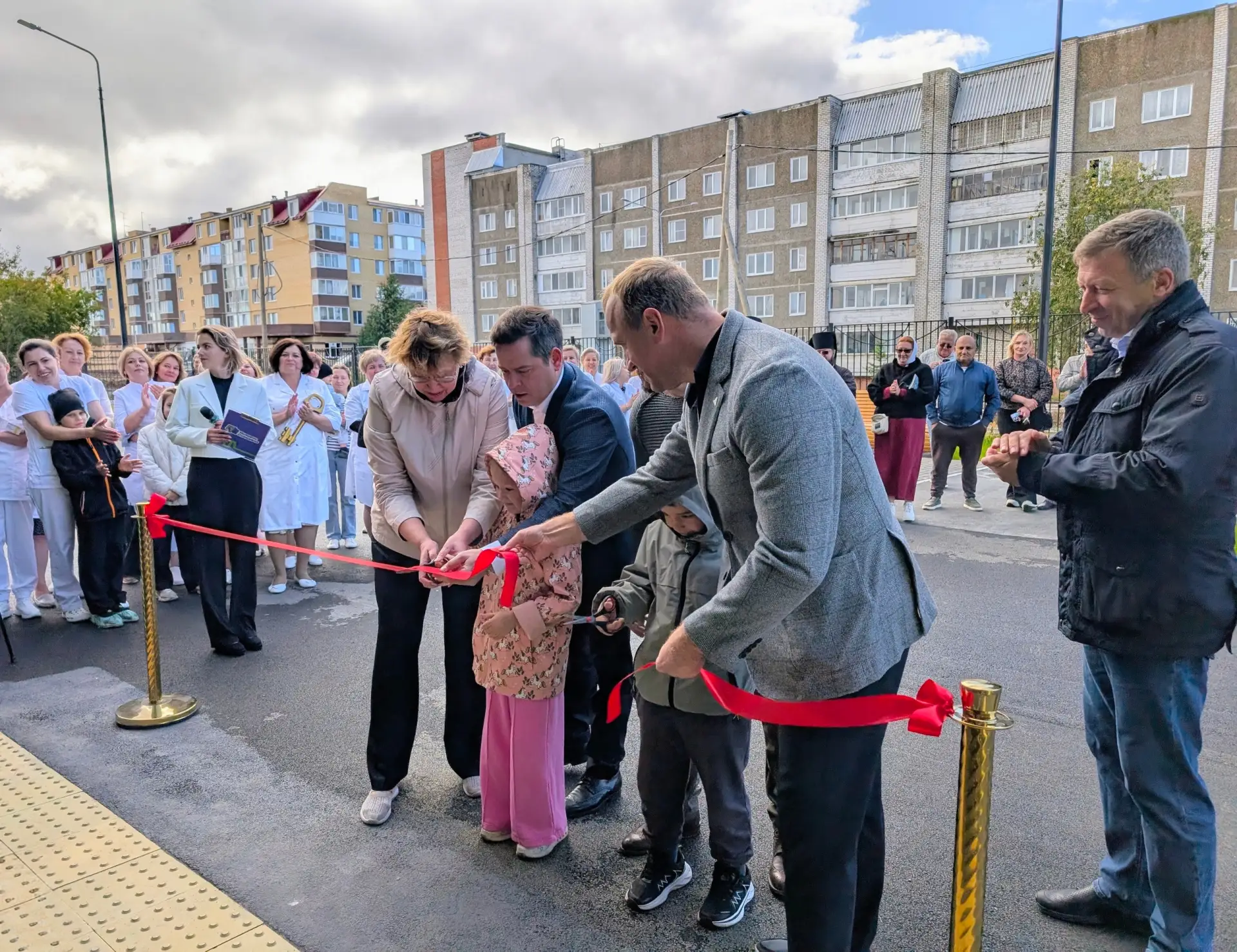 🎉 В Соликамске вчера открылась новая детская поликлиника на проспекте Юбилейном! 🎉