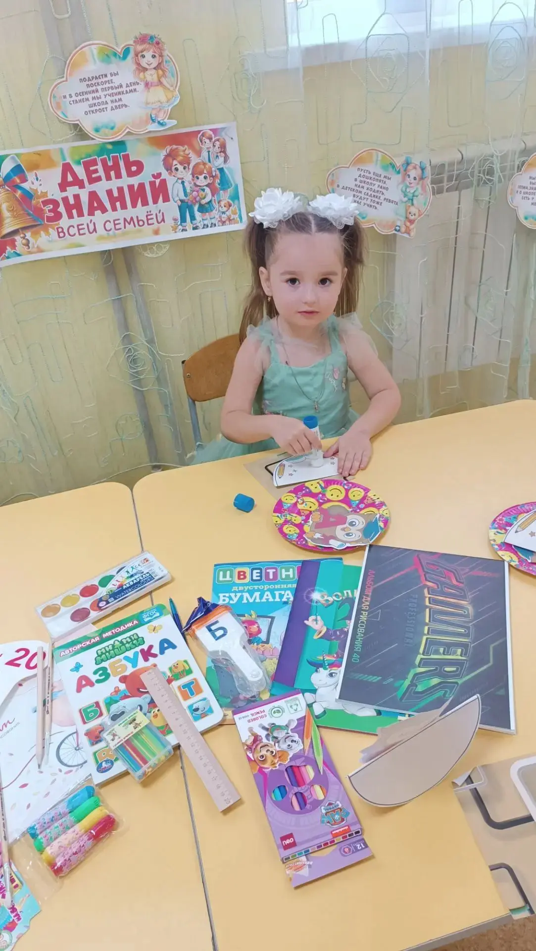 🎉 День знаний в младшей группе: праздник открытий! 🎉