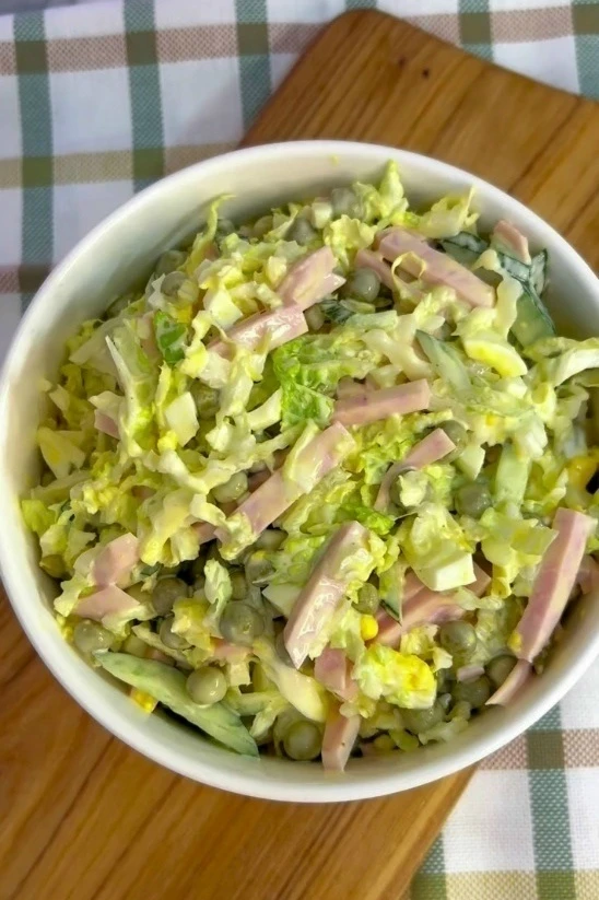 САЛАТ С ПЕКИНСКОЙ КАПУСТОЙ