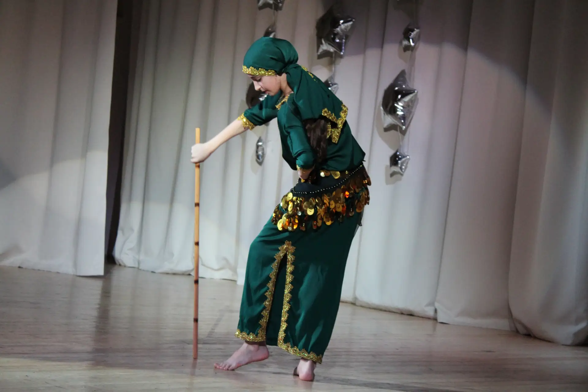 "Звёзды среди нас"  🌟 В нашей школе, в пятницу прошёл фестиваль талантов "Звёзды среди нас" , а эмоц