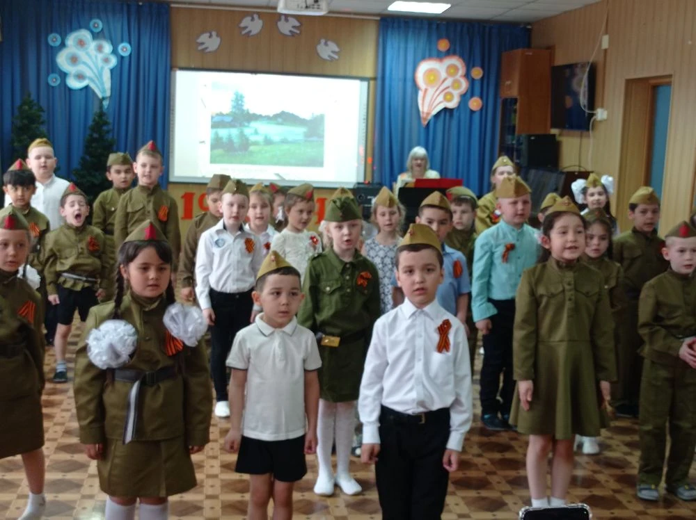 Празднование Дня победы завершил Праздник со слезами на глазах.Звучали песни военных лет, волнующие 
