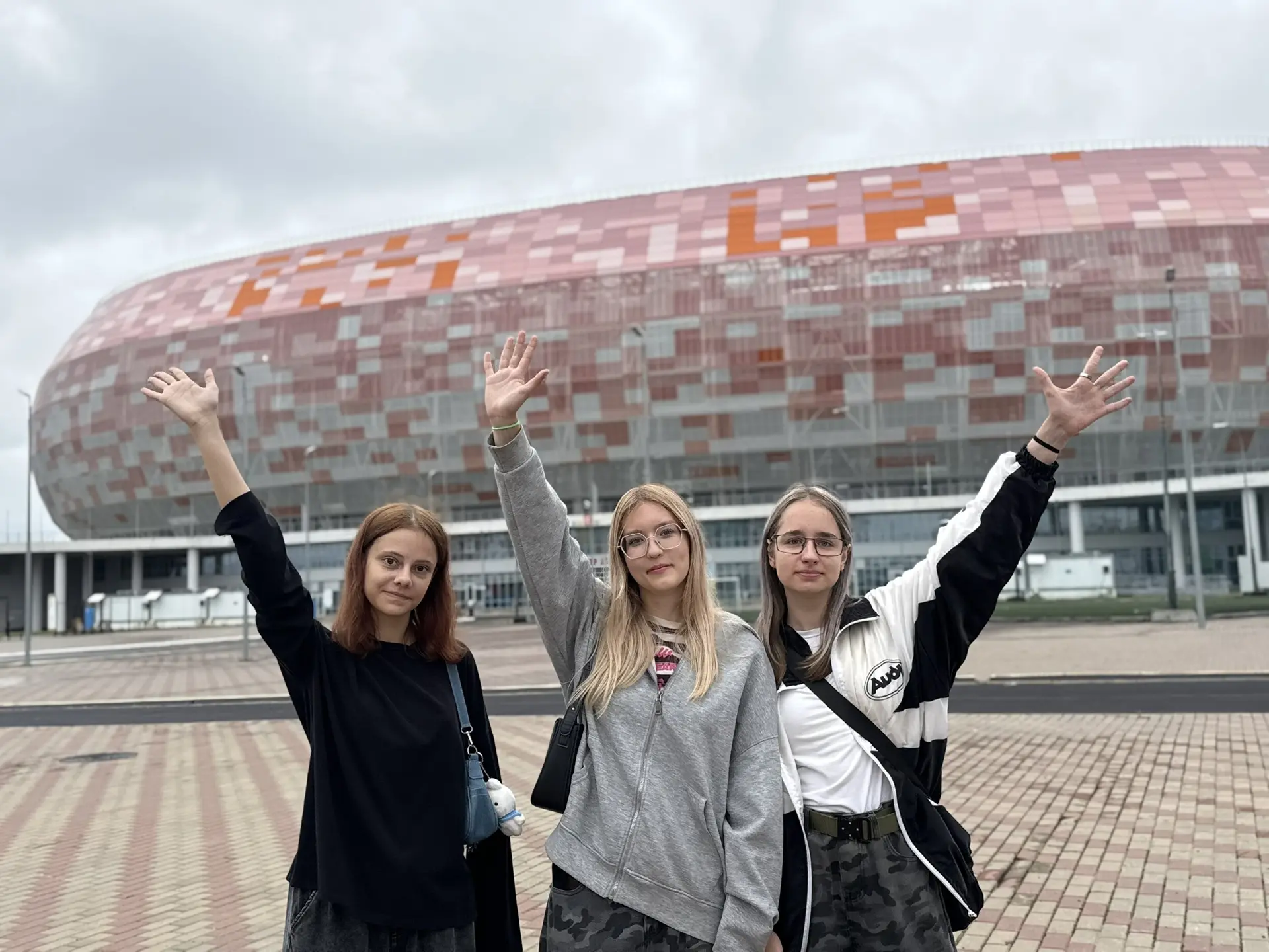 🇷🇺 Настроение: гордость, масштаб, единство.