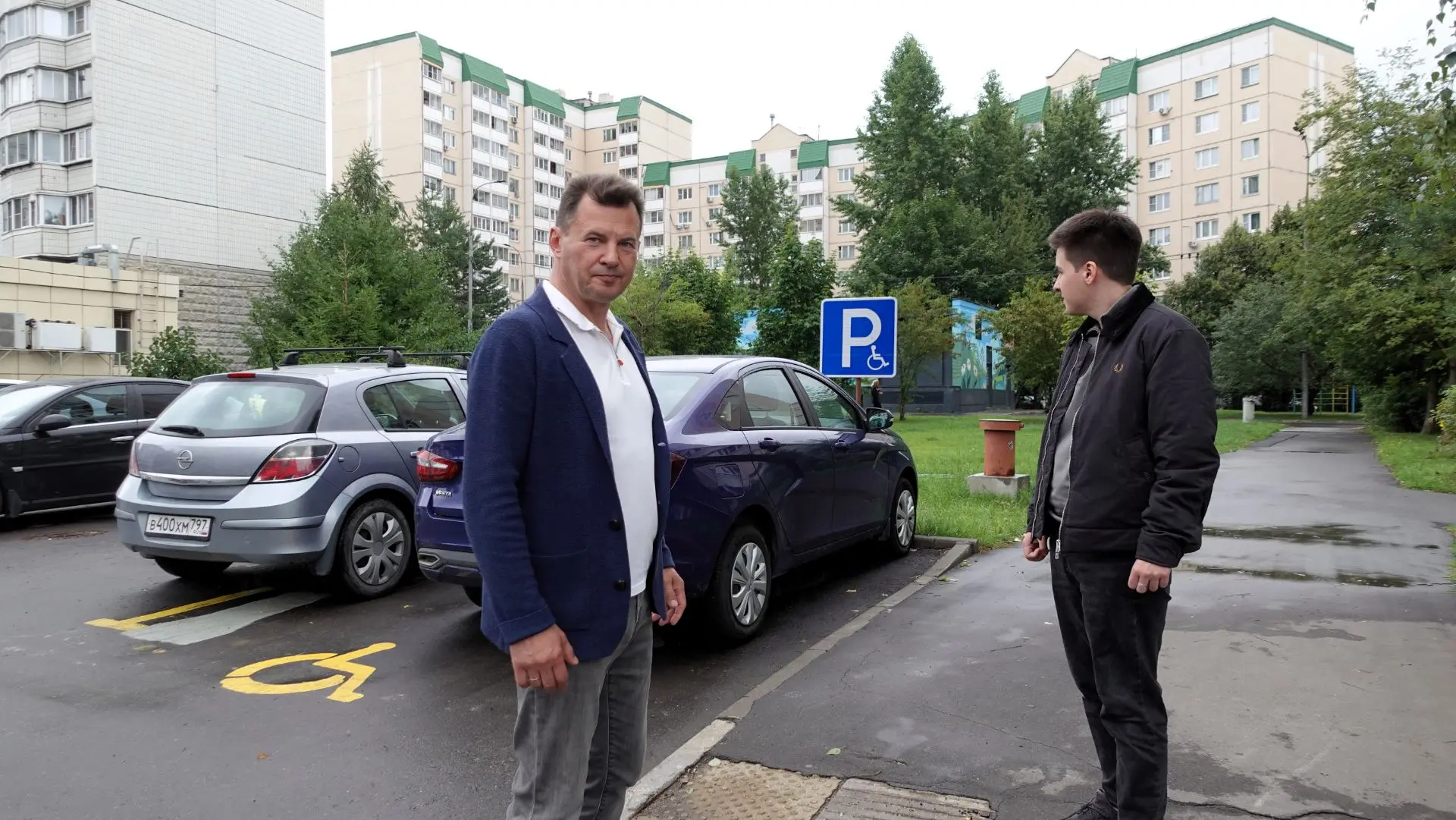 Специализированные парковочные места для транспорта, перевозящего детей с ограниченными возможностям