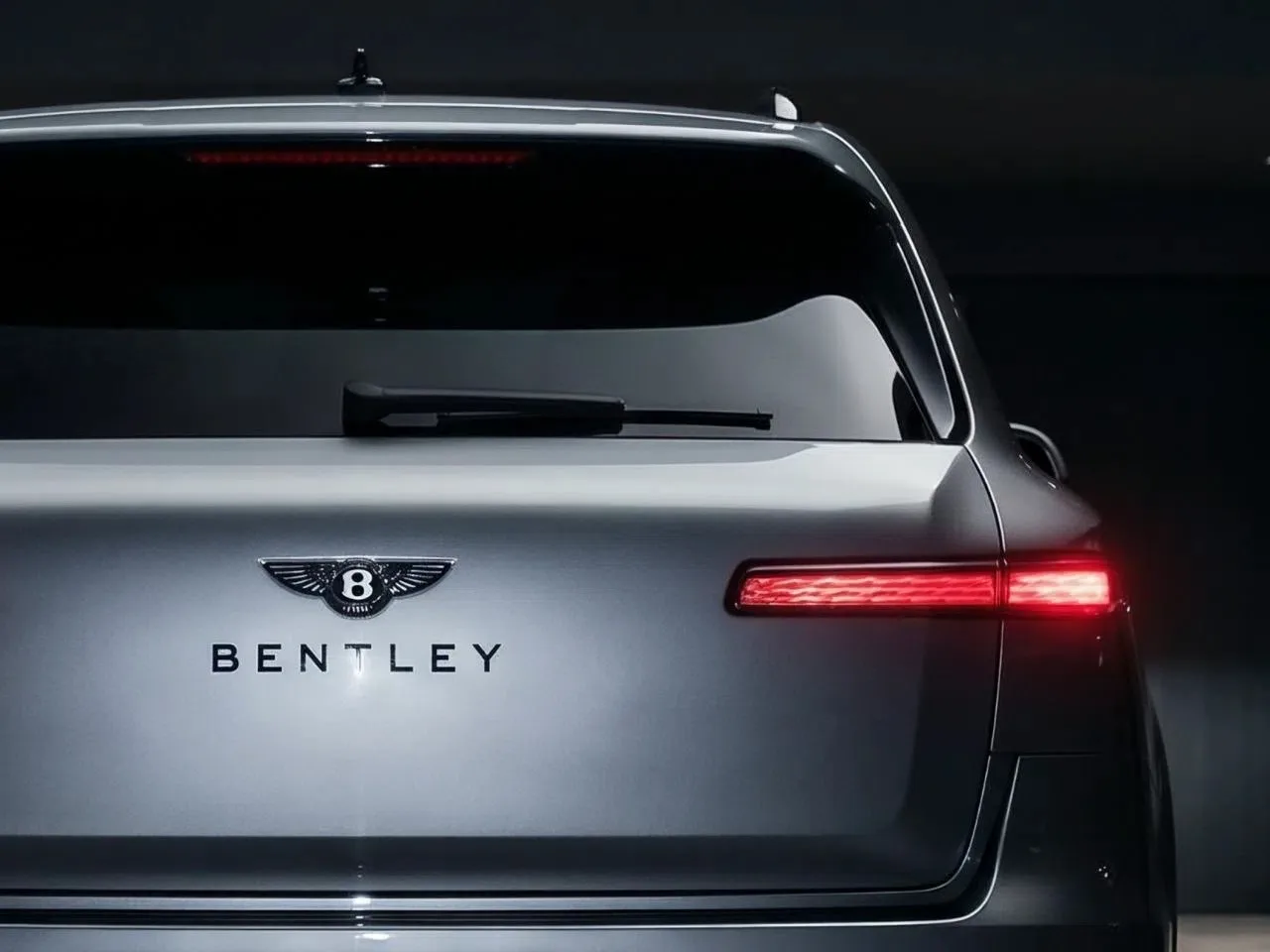 Bentley выпустит электрокроссовер Torcal с элементами из хрусталя ручной огранки в салоне. Цена вопр