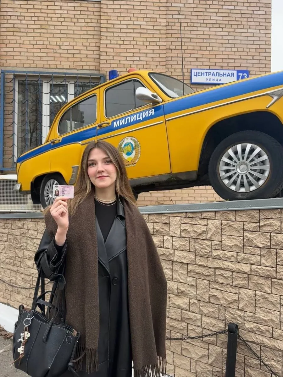 Смотрите — это наши выпускники!