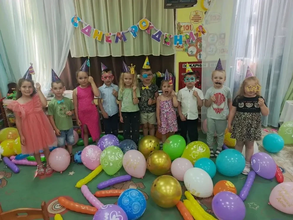 Пожалуй, самой любимой и долгожданной традицией для всех нас стал день рождения нашей группы. 
В это