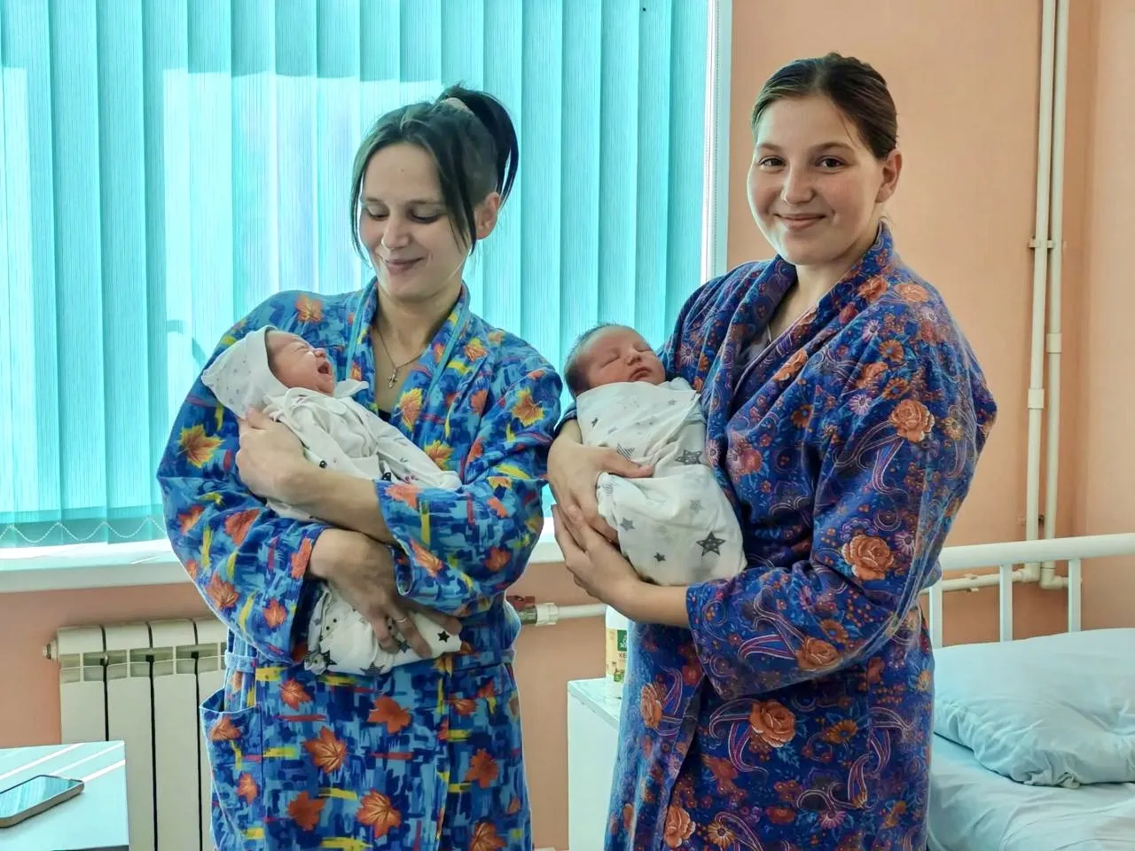 🔥 Двойное чудо в Серпухове: родные сестры стали мамами в один день!