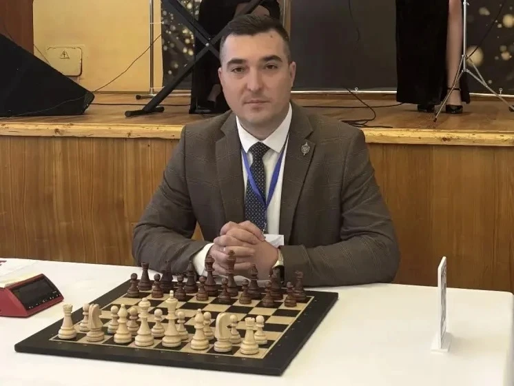 Саратовский ветеран СВО принимает участие во всероссийском турнире «Шахматы для СВОих»
 
В Нижнем Та