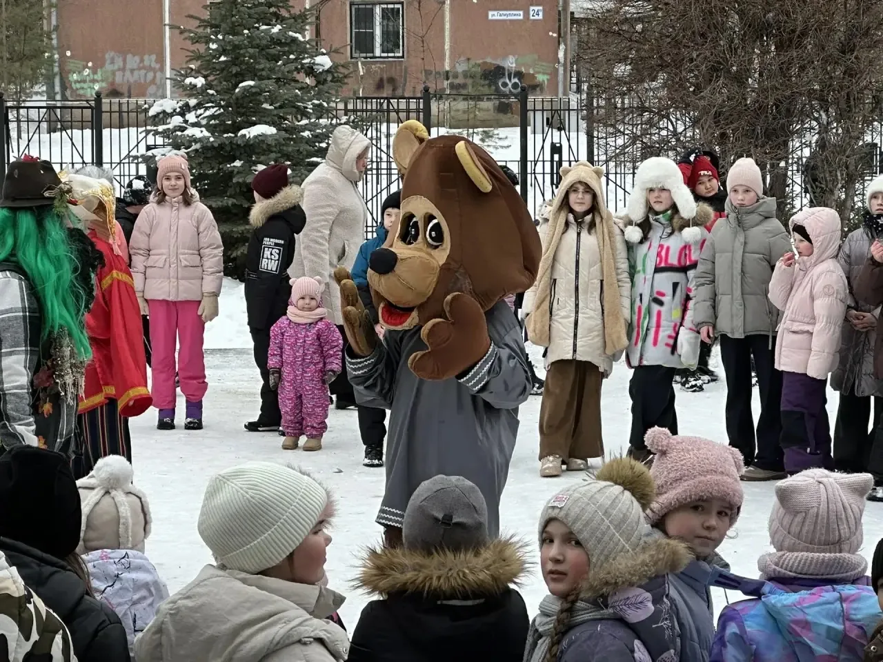 ВЕСЕЛАЯ МАСЛЕНИЦА В НАШЕЙ ШКОЛЕ☀️🥞  🌞 17 февраля, ученики 1–4 классов окунулись в атмосферу традицио