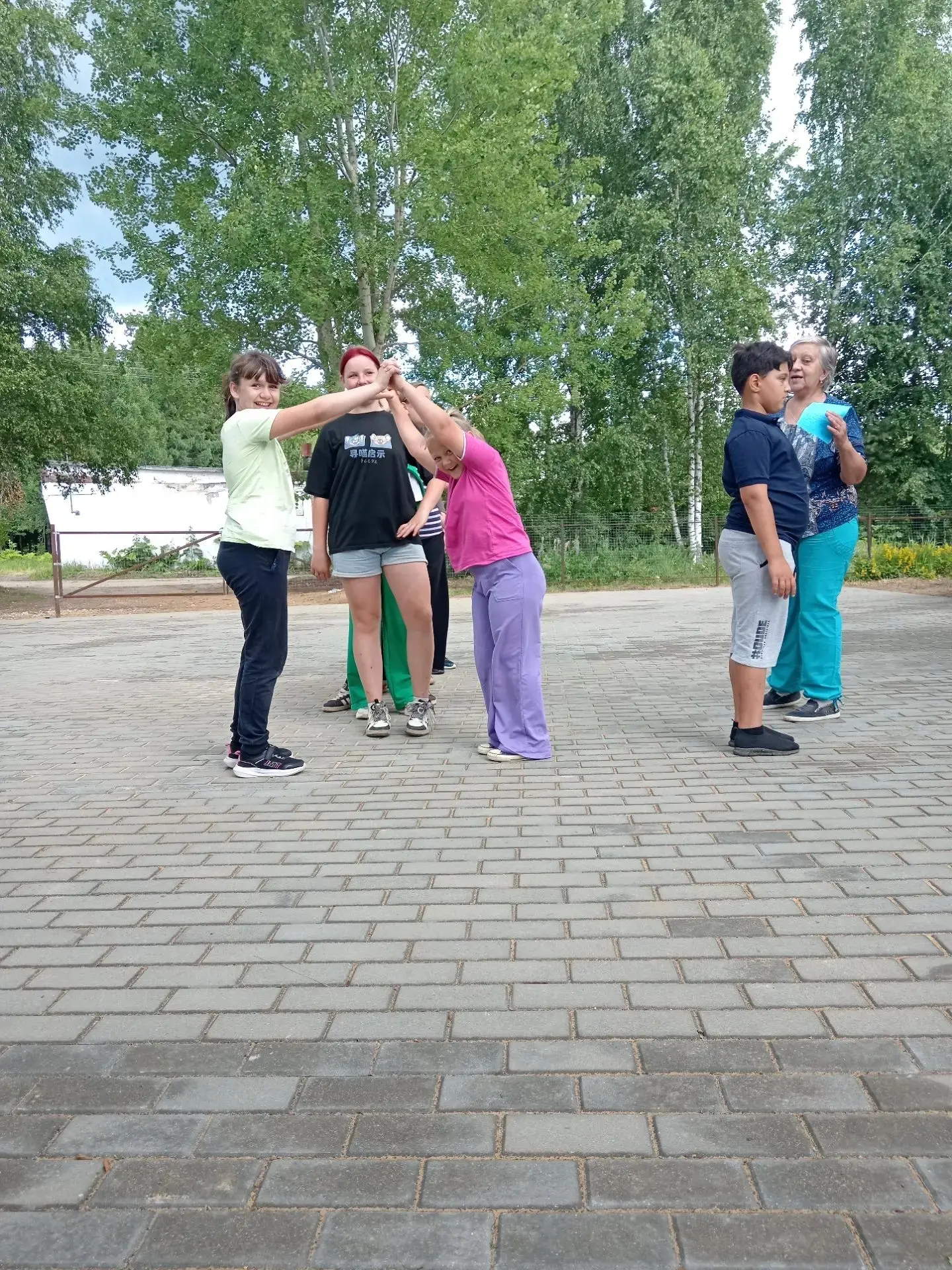 Сегодня у нас был  "Хоровод дружбы*, ✨где мы вместе с работником библиотеки вспомнили игры  разных н
