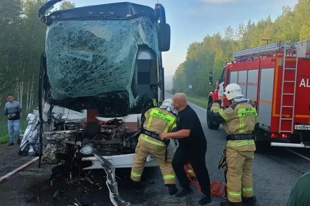 Вахтовый автобус, следовавший из Уфы в Сургут, попал в ДТП с грузовиком

Авария случилась около пяти