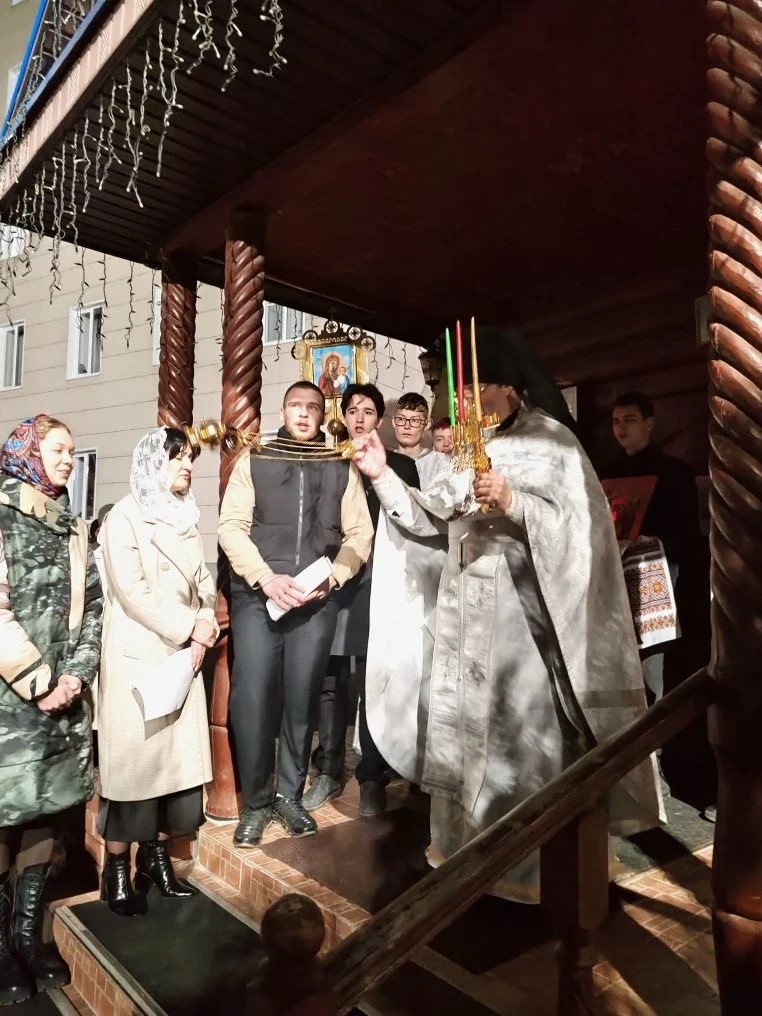🕊 В ночь Светлого Христова Воскресения в храме преподобного Сергия Радонежского, расположенном на те