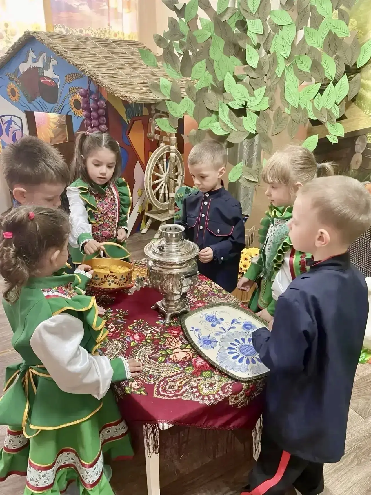 👨‍👩‍👧‍👦 15 мая — Международный день семьи  В преддверии праздника в казачьем детском саду «Малыш» го