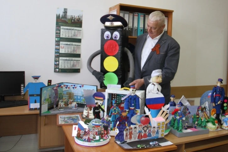 🎨В Алтайском крае подведены итоги регионального этапа конкурса «Полицейский Дядя Стёпа»  В ГУ МВД Ро