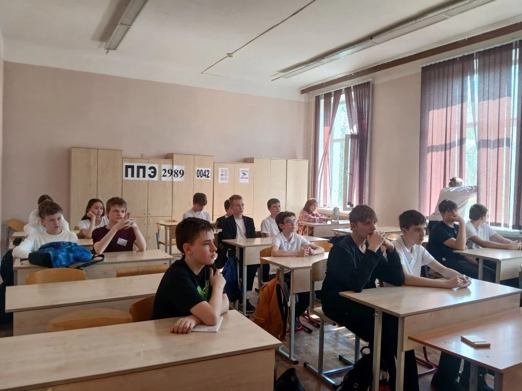 🎥 Московское кино в школе  📍 Ленинский проспект, 39А  🎬 7 мая ученики 7 «Д» класса посмотрели послед