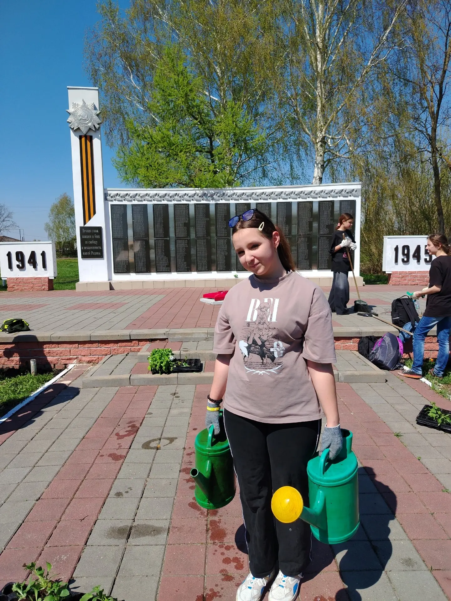В преддверии празднования 81-годовщины Великой Победы у памятника погибшим в годы Великой Отечествен