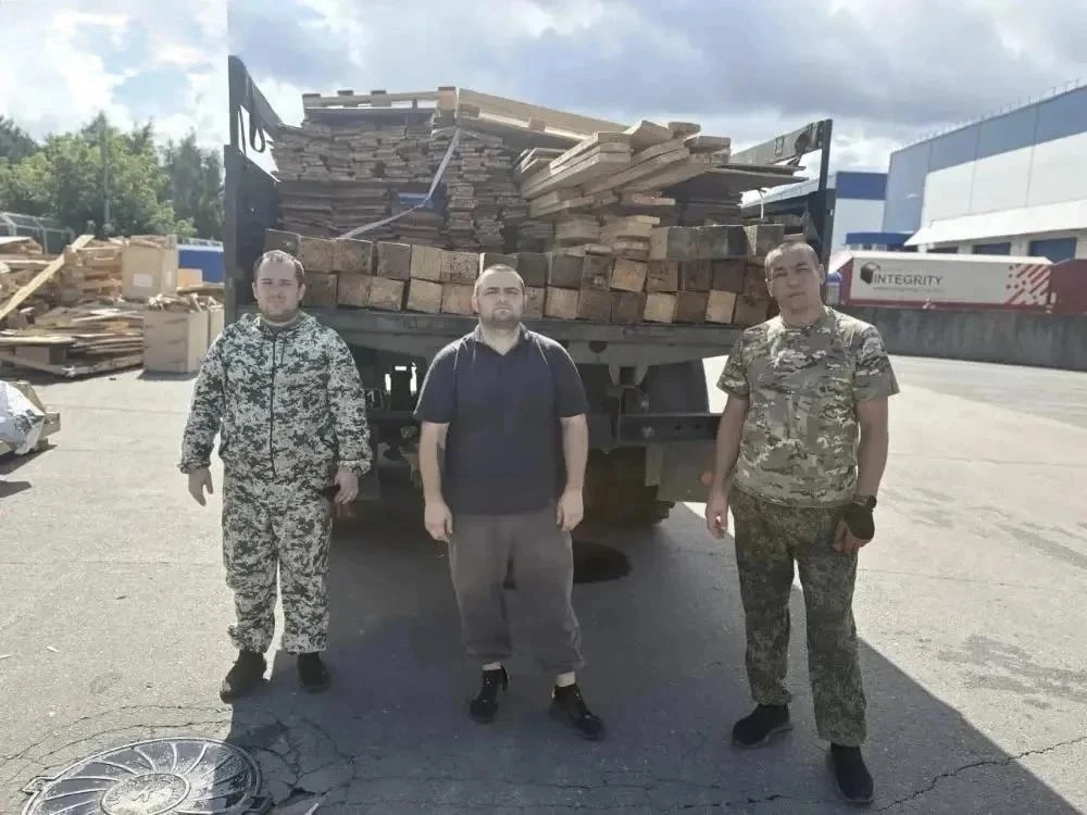 Очередная партия гуманитарной помощи уже отгружена нашим бойцам. Это не просто вещи и с...