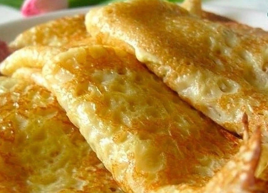 Нежные, воздушные с дырочками и по-домашнему ароматные заварные блины! ⠀ ИНГРЕДИЕНТЫ👇🏻 - Яйцо — 2 шт