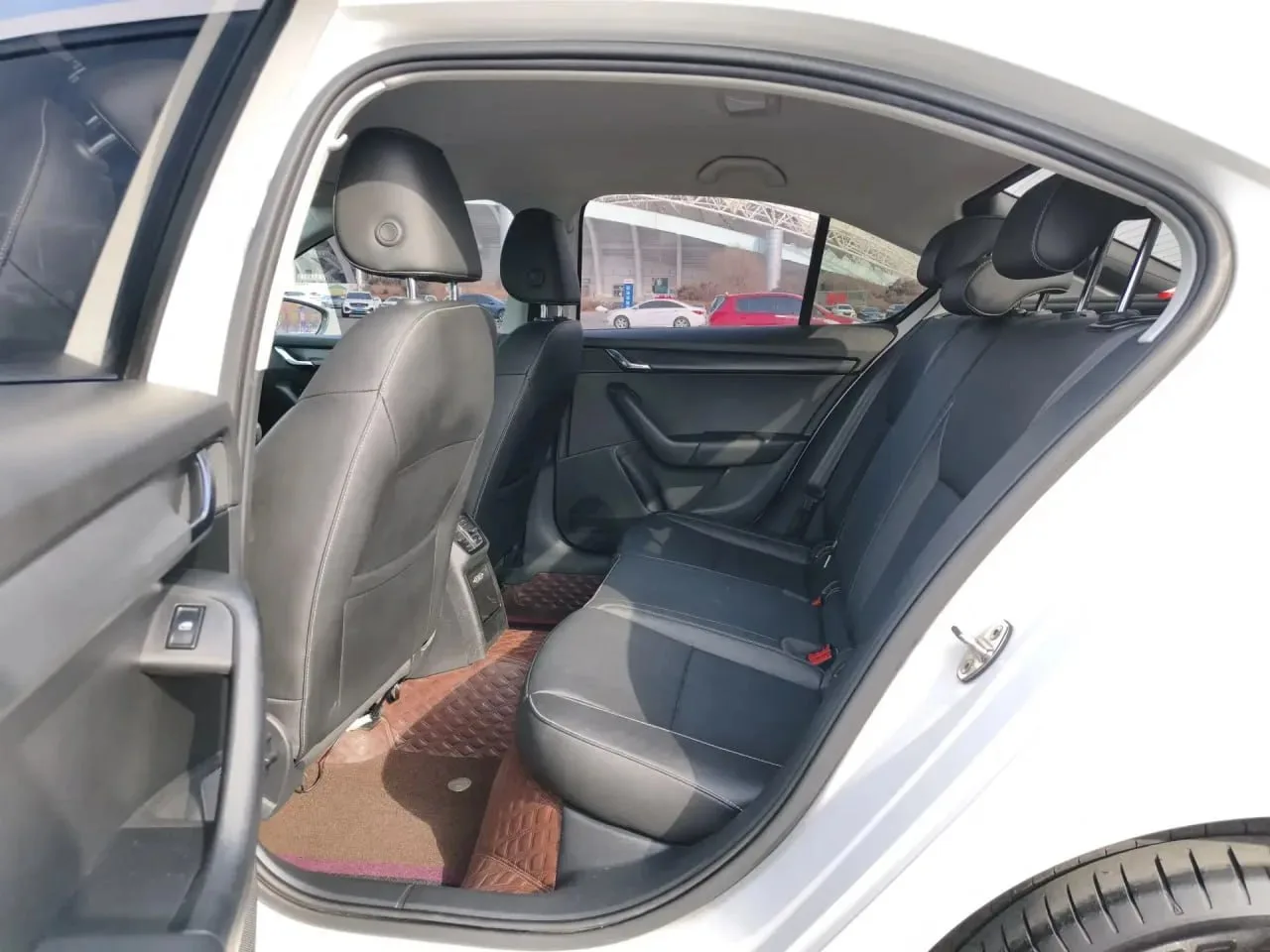 🇨🇿 Skoda Octavia —цена в Уссурийске - 1 480 000 руб.! Идеальный вариант для ежедневных поездок и дал