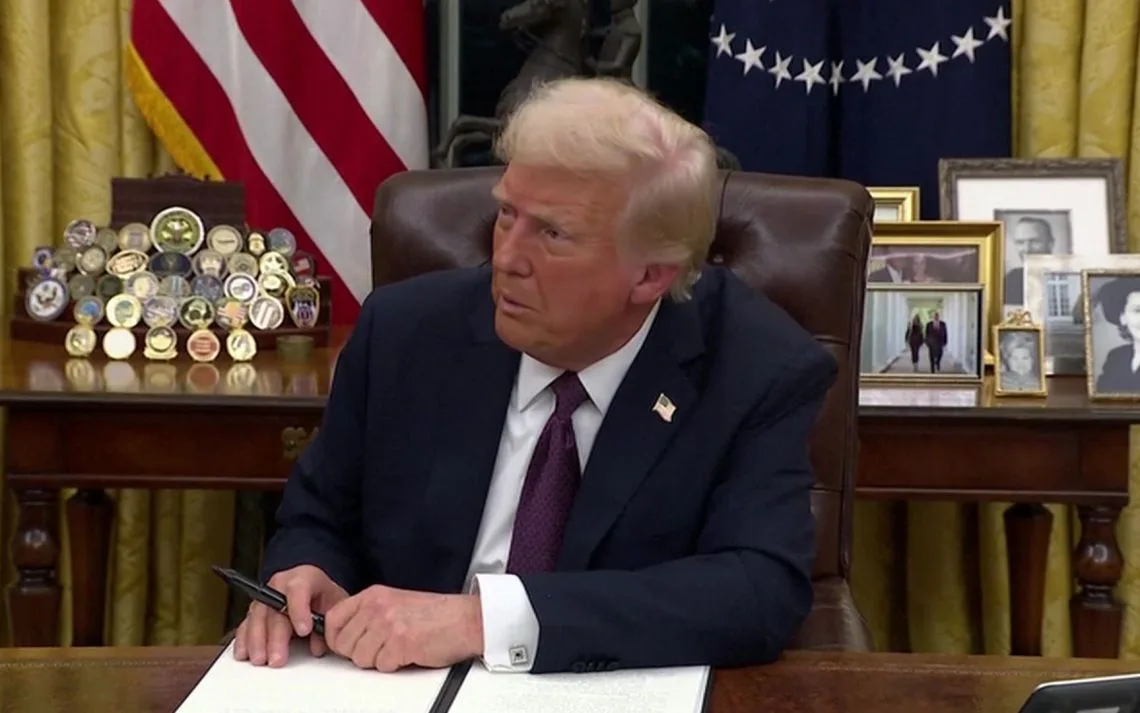 Трамп и Иран достигли соглашения, которое предусматривает открытие Ормузского пролива
Стороны заявил