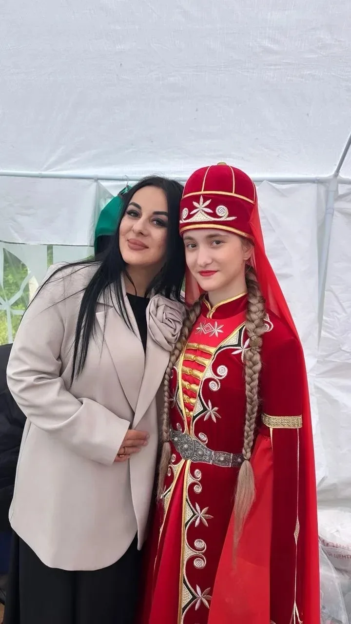Сегодня мы хотим рассказать о человеке, чья жизнь посвящена искусству, традициям и общественному слу