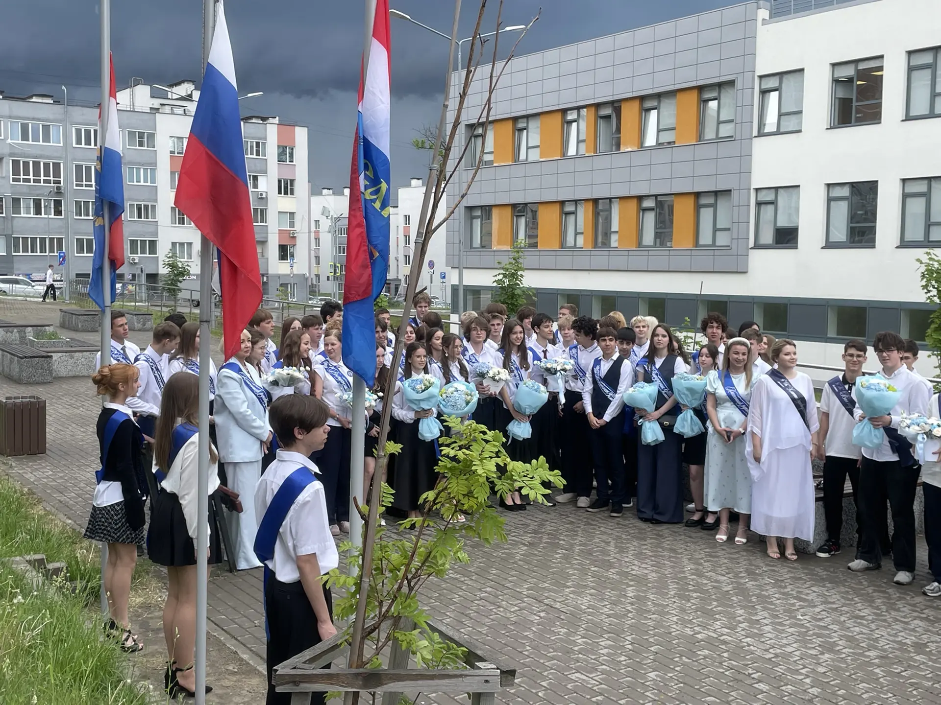 📣 Сегодня, 26 мая, торжественно прозвенел последний звонок для обучающихся 9-х и 11-классов!   Это в