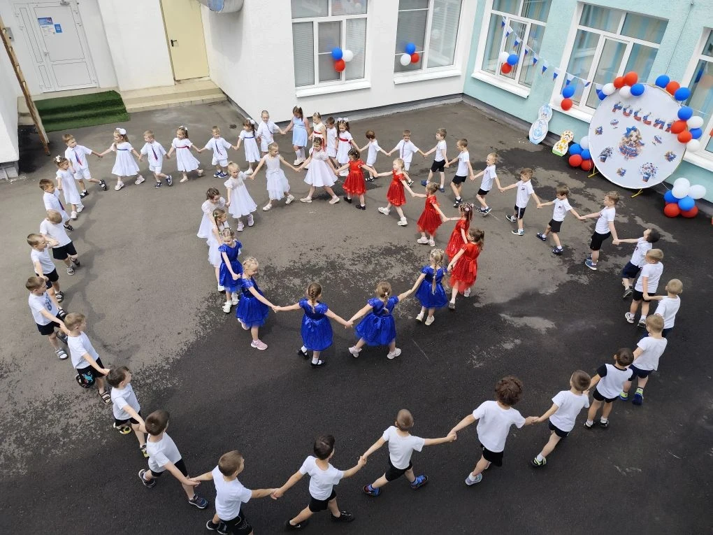 12 июня наша страна празднует значимый государственный праздник – День России. Этот день символизиру