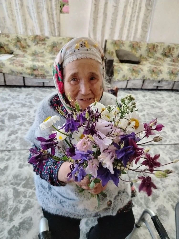 Социальный работник поздравила своих подопечных с днем рождения!
В муниципальном учреждении «Комплек
