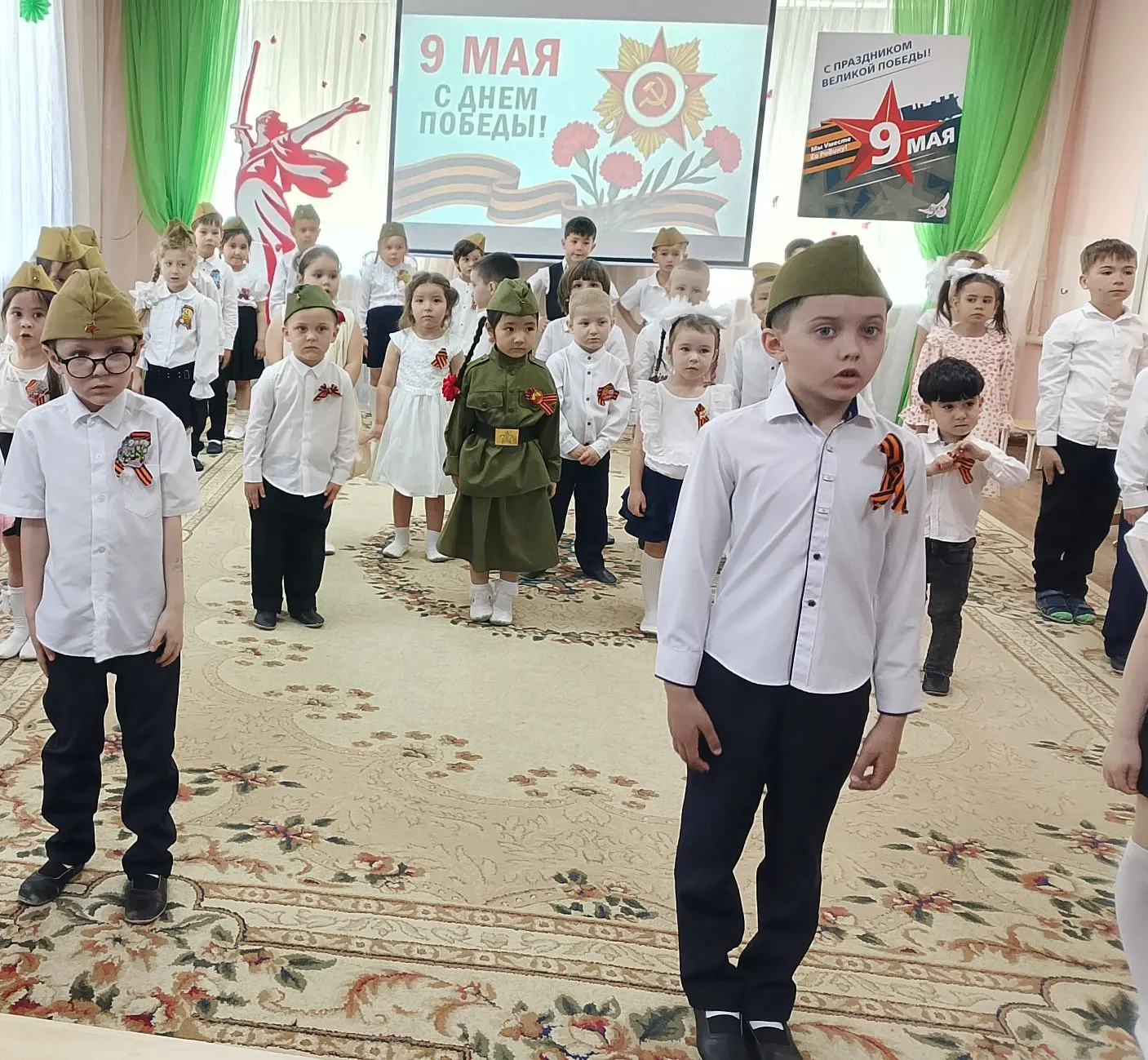 9 Мая — День Победы!🎖️🇷🇺
Вся наша страна отмечает один из самых важных и трогательных праздников 