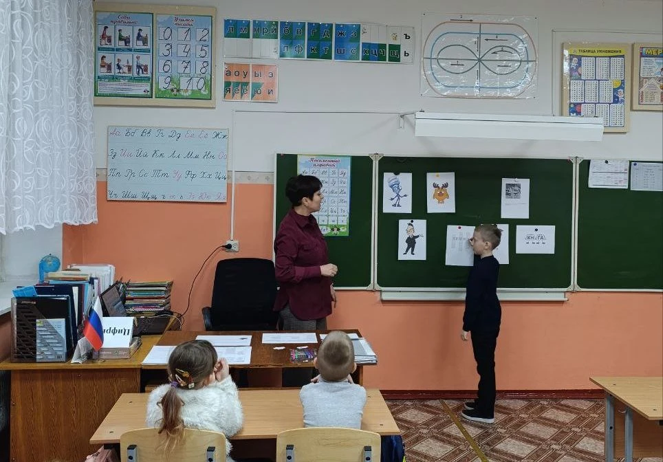 Учителям выплатят по 11 500 рублей к началу учебного года