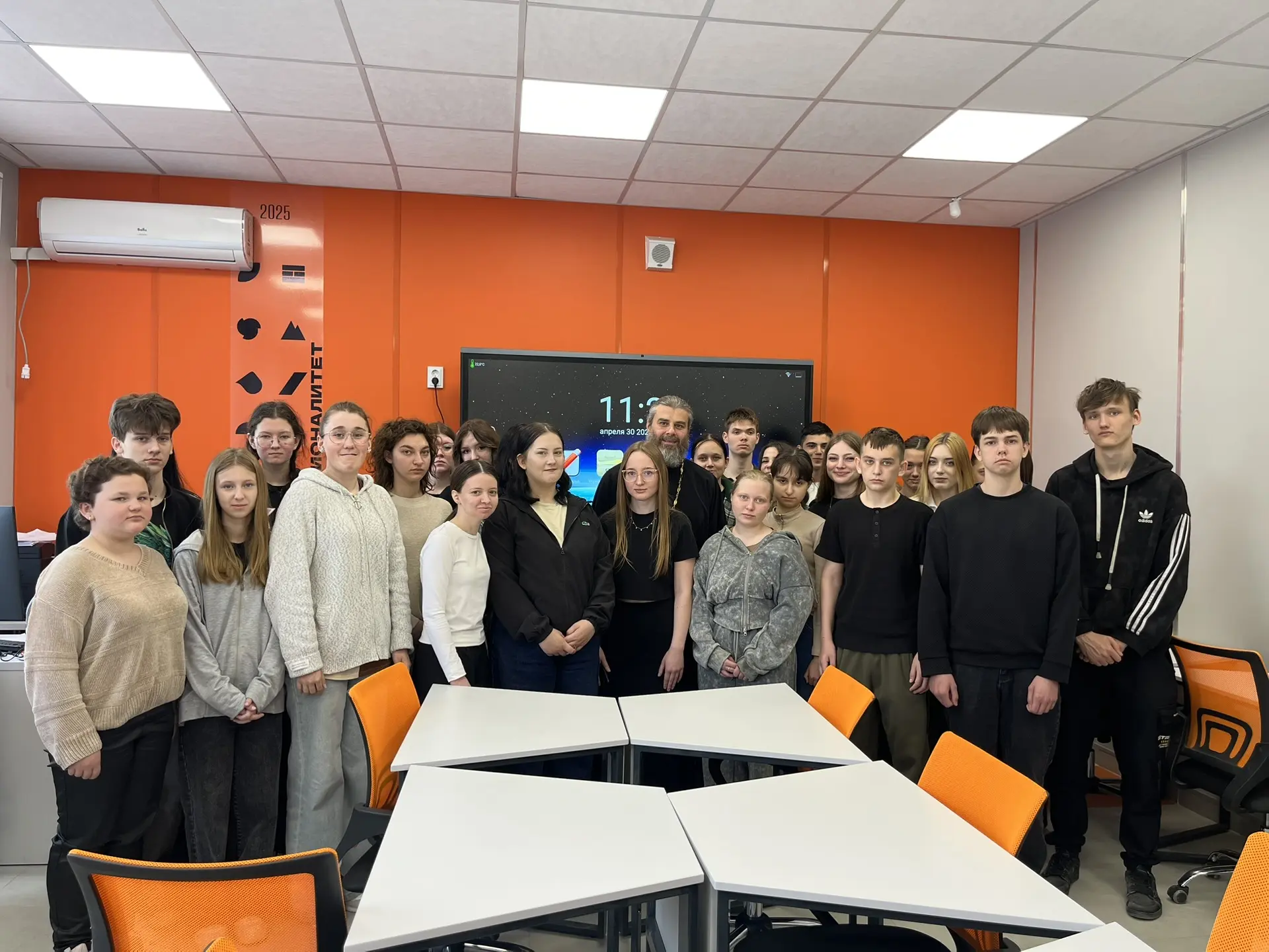 🤝 Открытый диалог в техникуме: «Сто народов – одна семья»  В рамках Года единства народов России в н