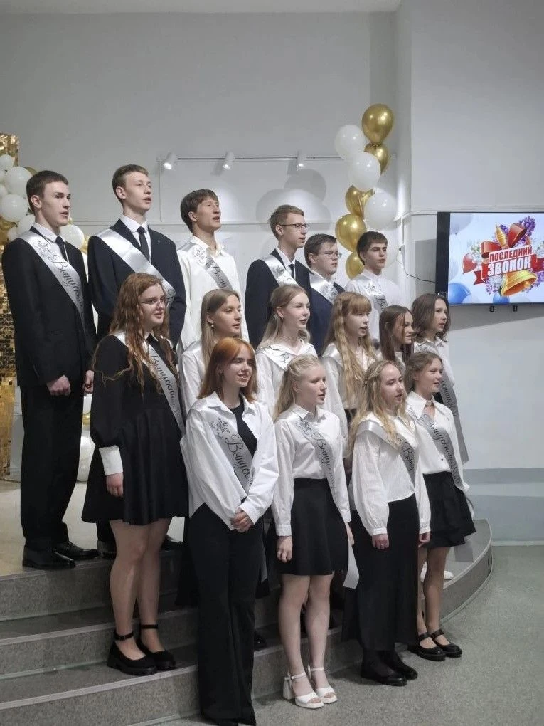 Школьники -старшеклассники отправляются в полёт мечты"Самолётик будущего" - традиция в ...