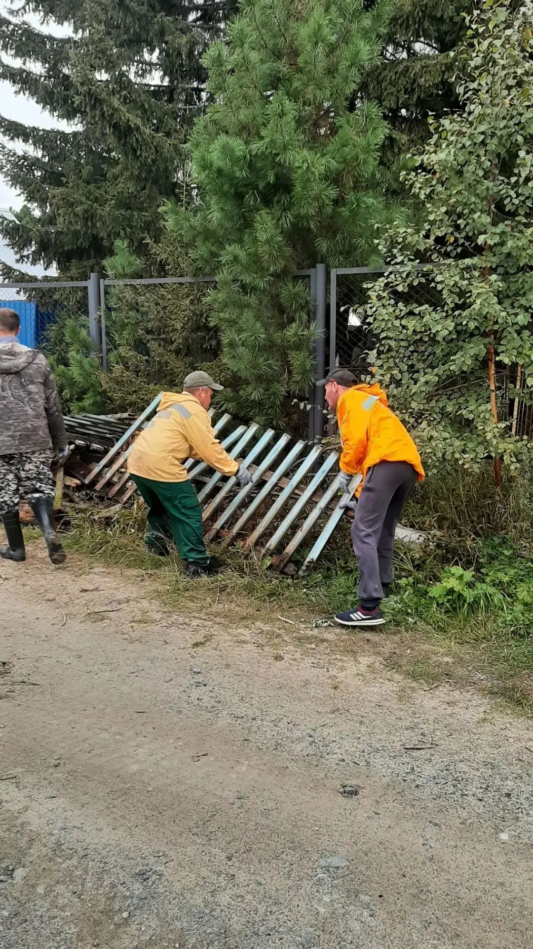 Сегодня в Берёзово царила атмосфера настоящего единства. Более 200 человек из разных ор...