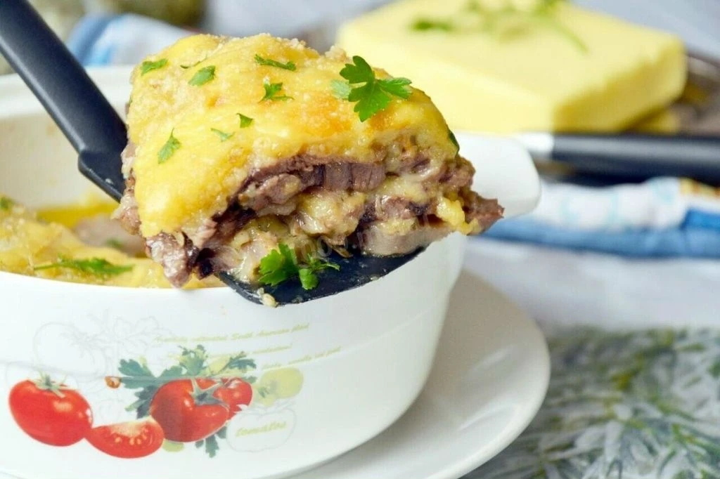 ГОРЯЧАЯ ЗАКУCКА ИЗ ЯЗЫKА С СЫPОМ