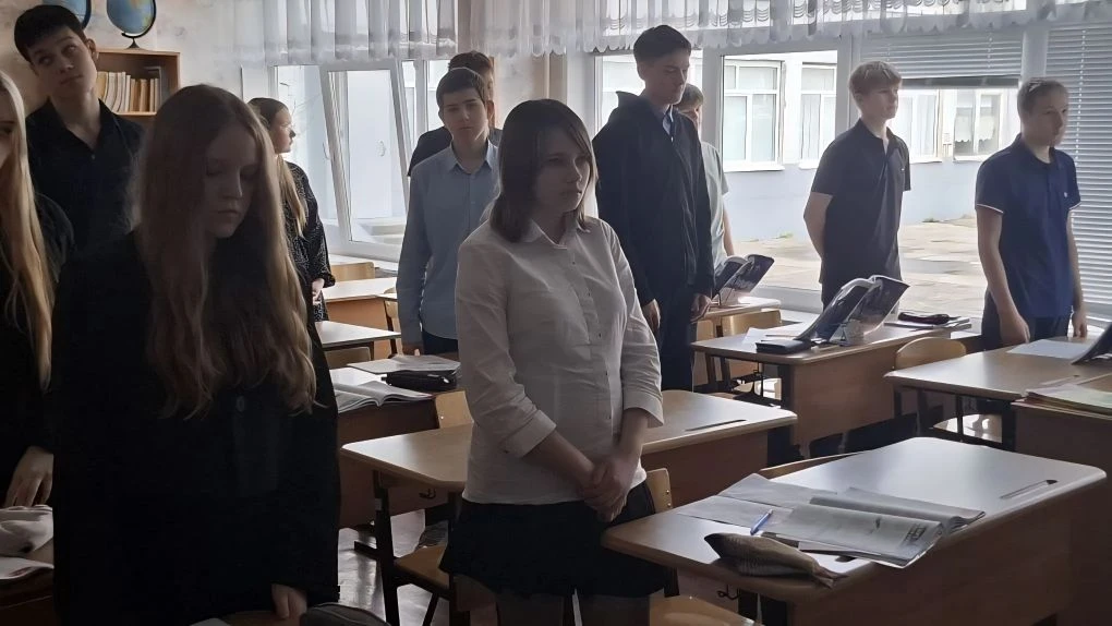 🕯️ В нашей школе прошёл Час Памяти «Без срока давности», приуроченный ко Дню единых действий в памят