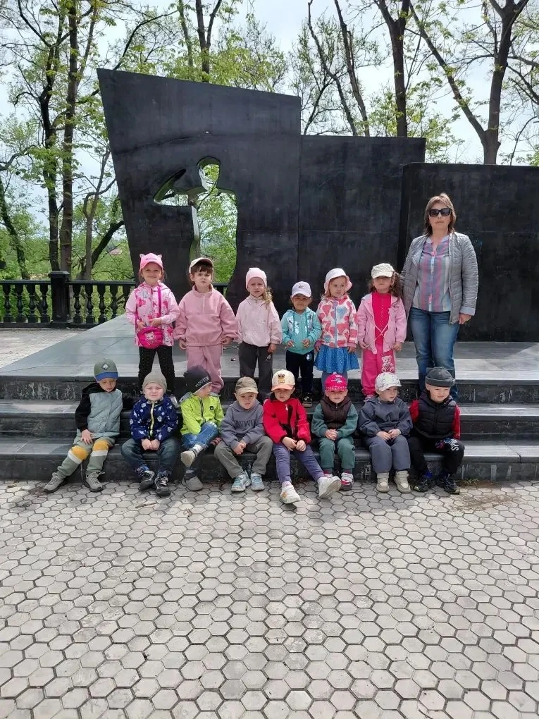 🏛 Экскурсии за порогом детского сада 🫠
Наши ребята продолжают открывать для себя красоты родной На
