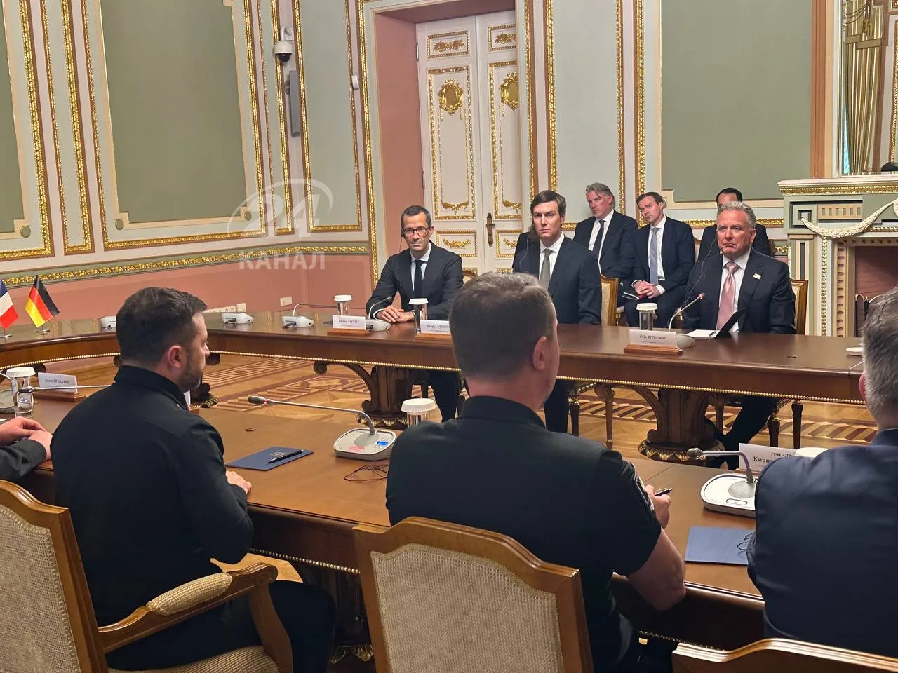 ⚡️Кадры с переговоров Украины с представителями США в Киеве в Мариинском дворце, — укра...