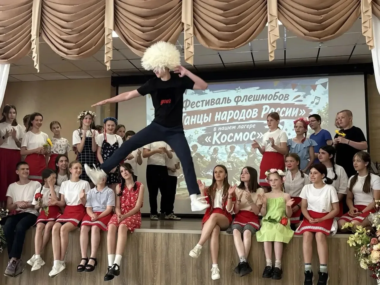 Сегодня-8 июня- в наших пришкольных лагерях "Искорка","Космос" и "Труд" стало жарким!И дело не тольк